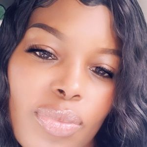 Meet your Posher, Renata